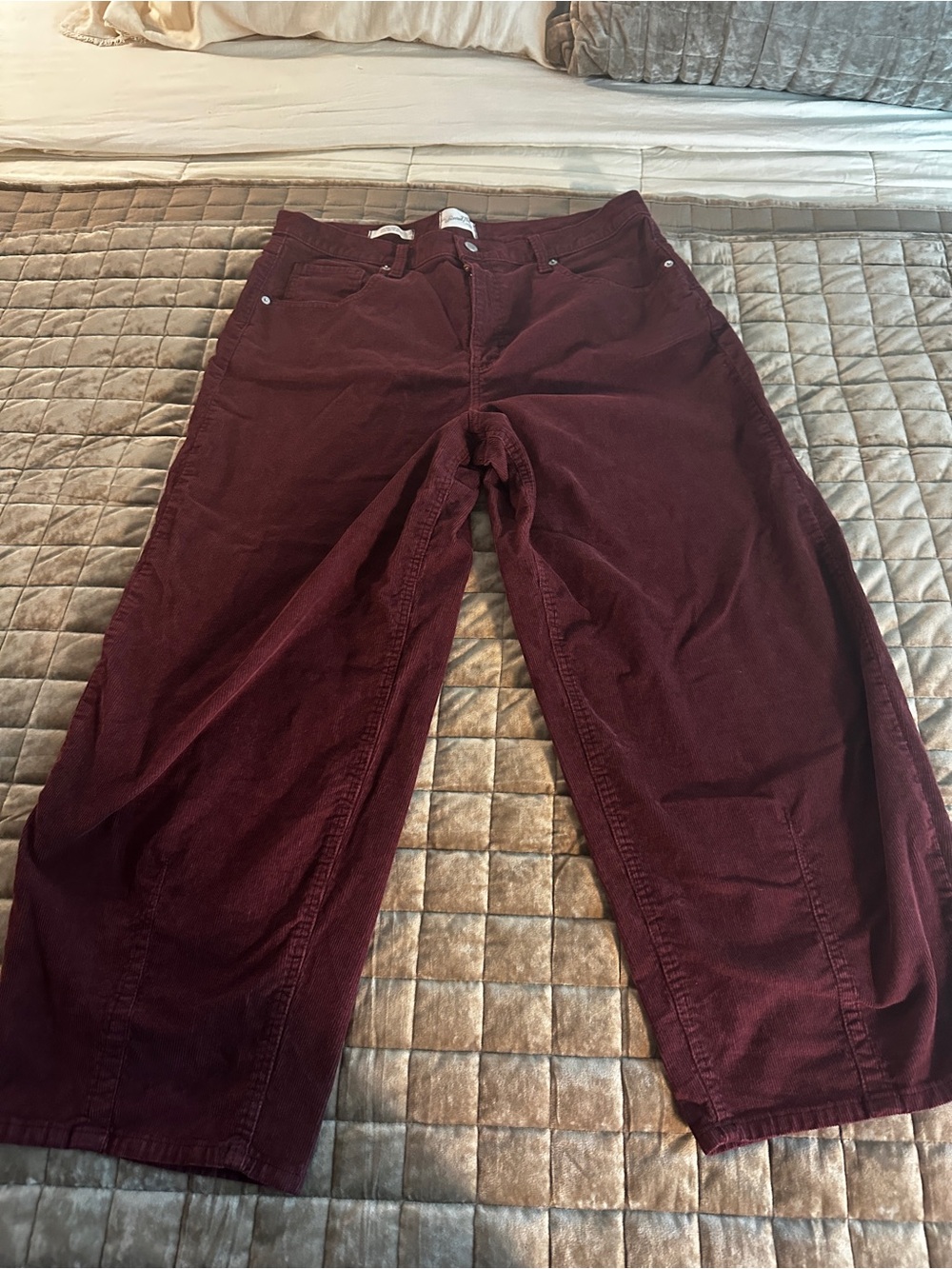 Universal Thread High Rise Barrel Corduroy pants